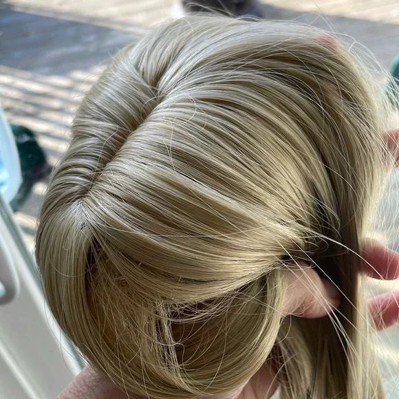 NWT wheat blonde topper light HAND TIED center part with bangs 16-17” new silk
